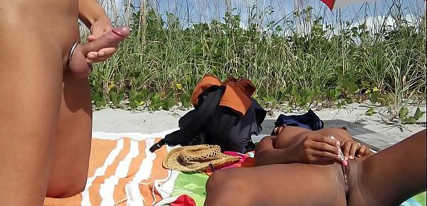 Public beach jerk off. Big cumshot on Aisanippie. Voyeurstyle.